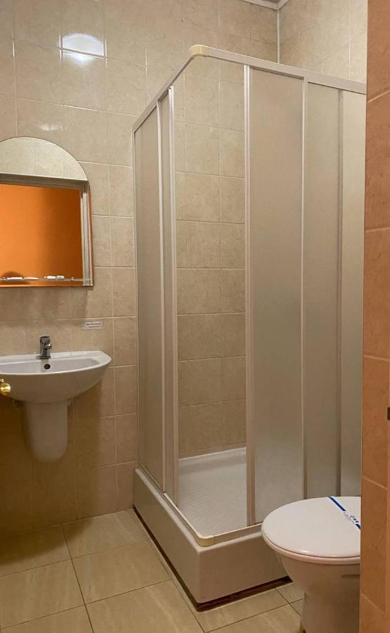 Lemon Hotel Дрогобич Екстериор снимка