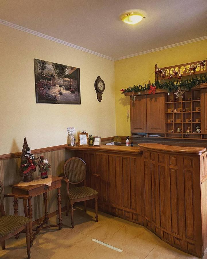 Lemon Hotel Дрогобич Екстериор снимка