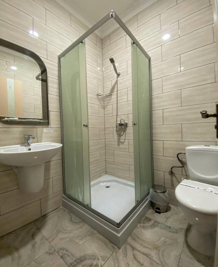 Lemon Hotel Дрогобич Екстериор снимка