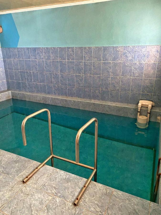 Lemon Hotel Дрогобич Екстериор снимка