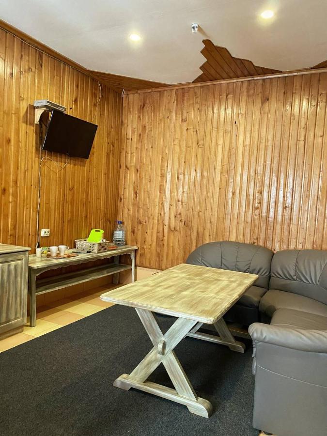 Lemon Hotel Дрогобич Екстериор снимка