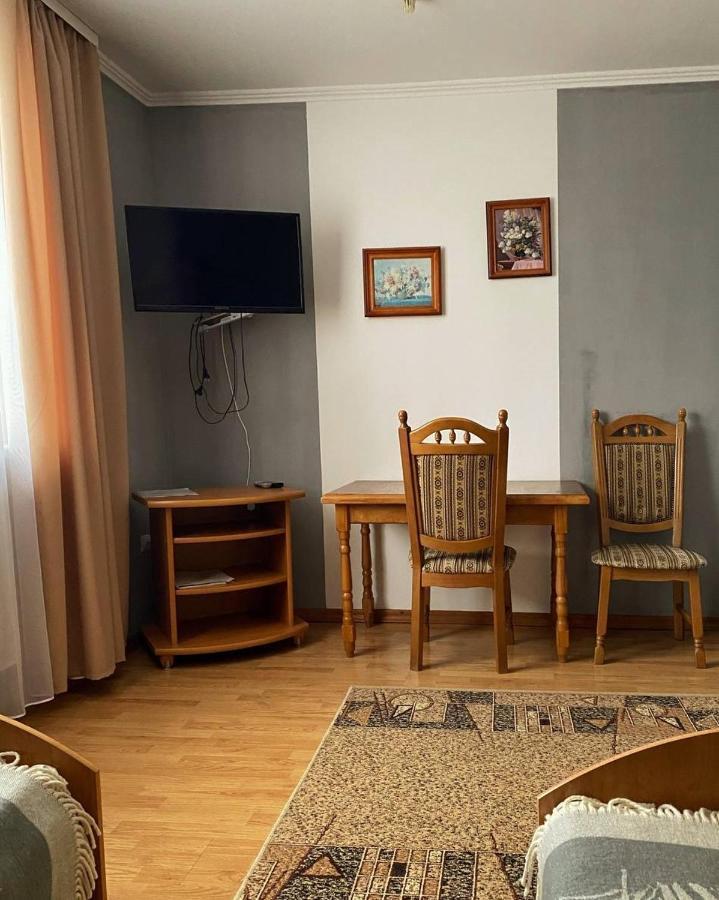 Lemon Hotel Дрогобич Екстериор снимка