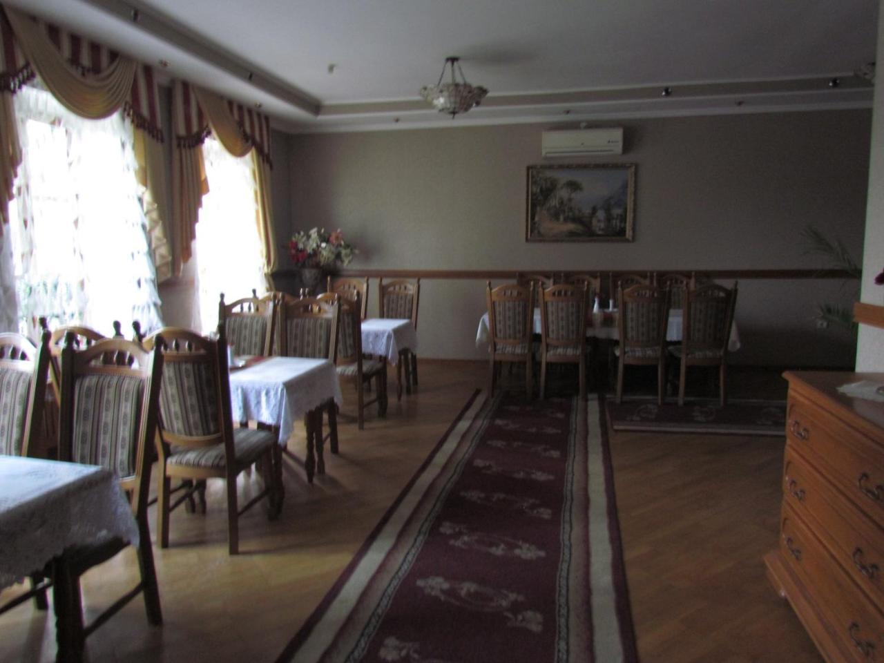 Lemon Hotel Дрогобич Екстериор снимка