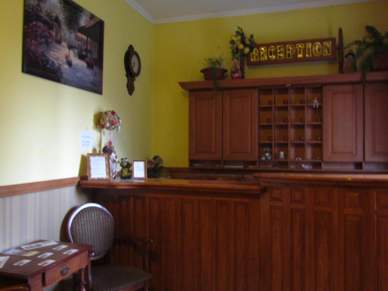 Lemon Hotel Дрогобич Екстериор снимка