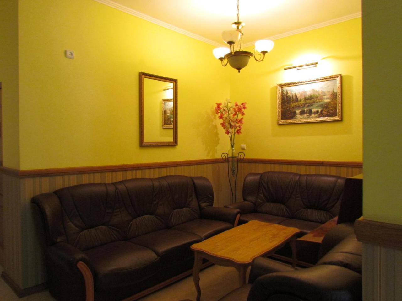 Lemon Hotel Дрогобич Екстериор снимка